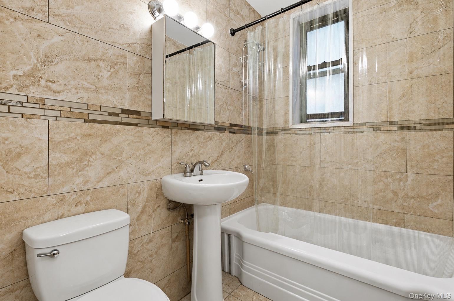 84-31 Van Wyck Expressway 2b Property Photo 8