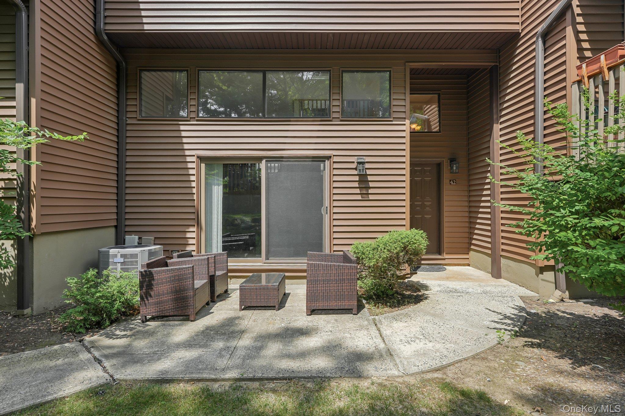 42 Tulip Court Property Photo 2