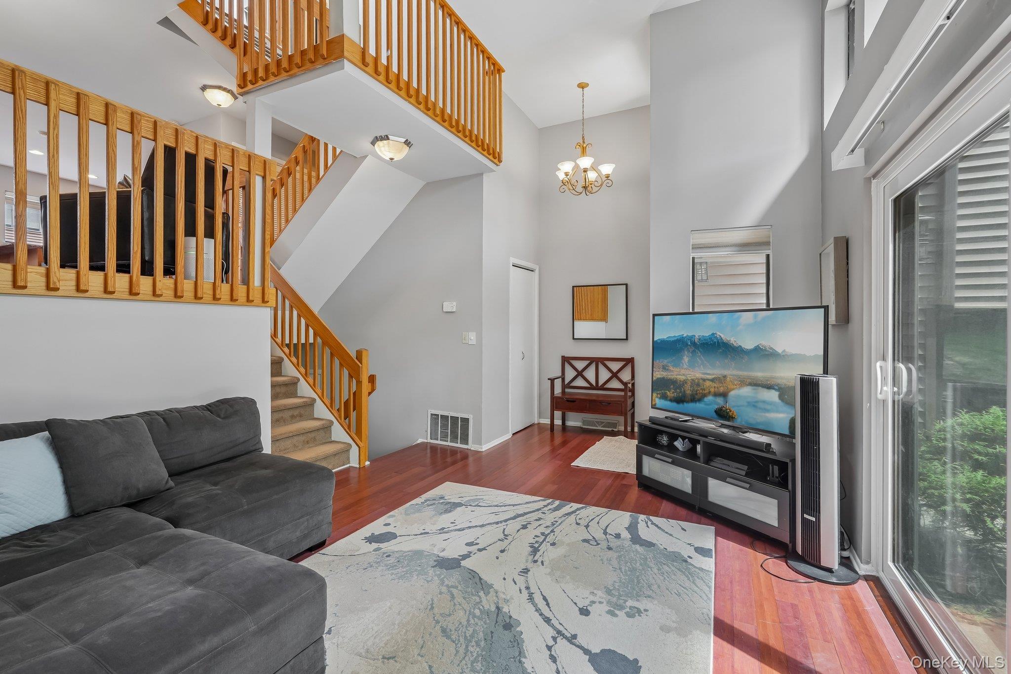 42 Tulip Court Property Photo 6