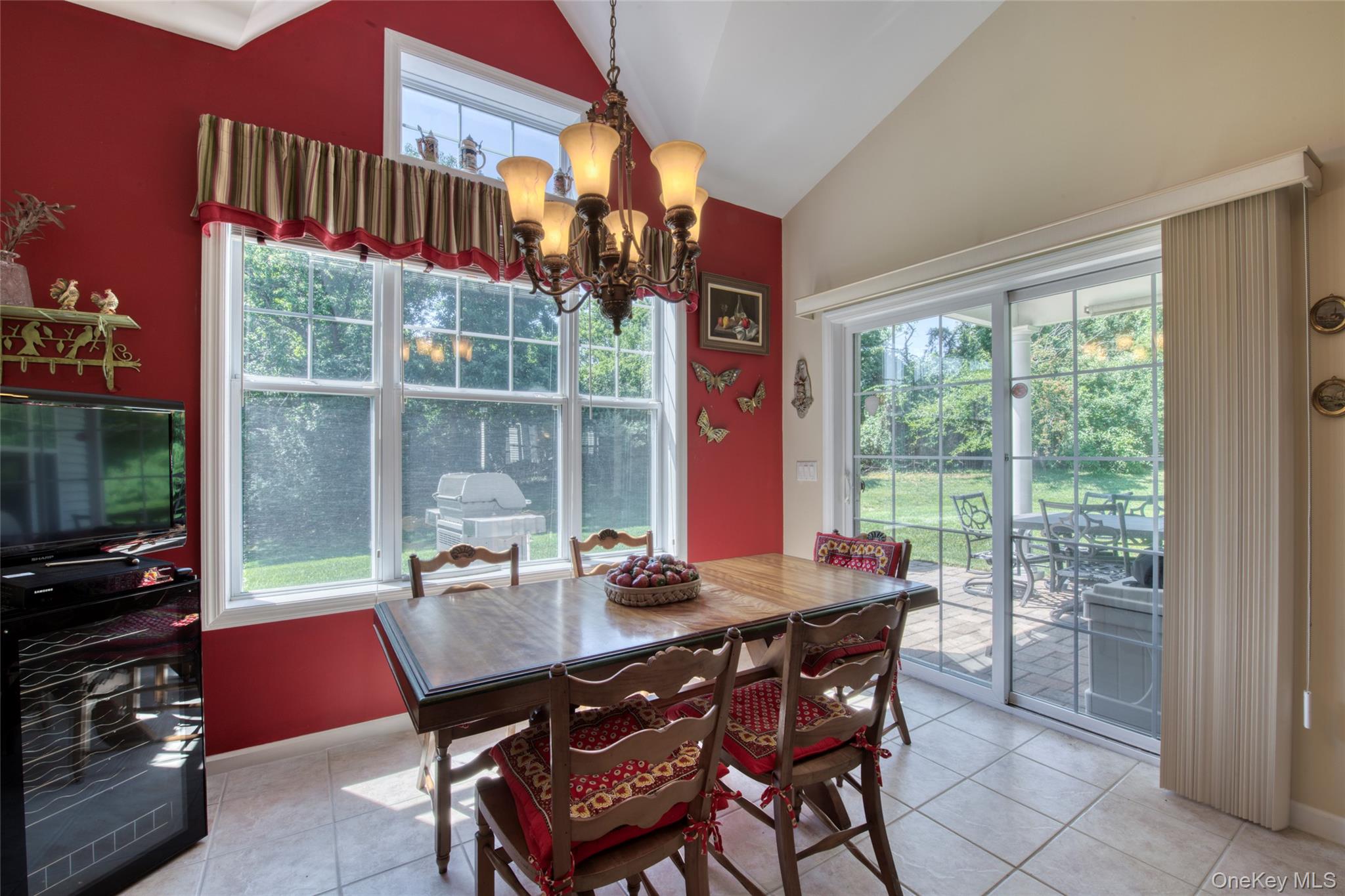 216 Sonata Court Property Photo 6
