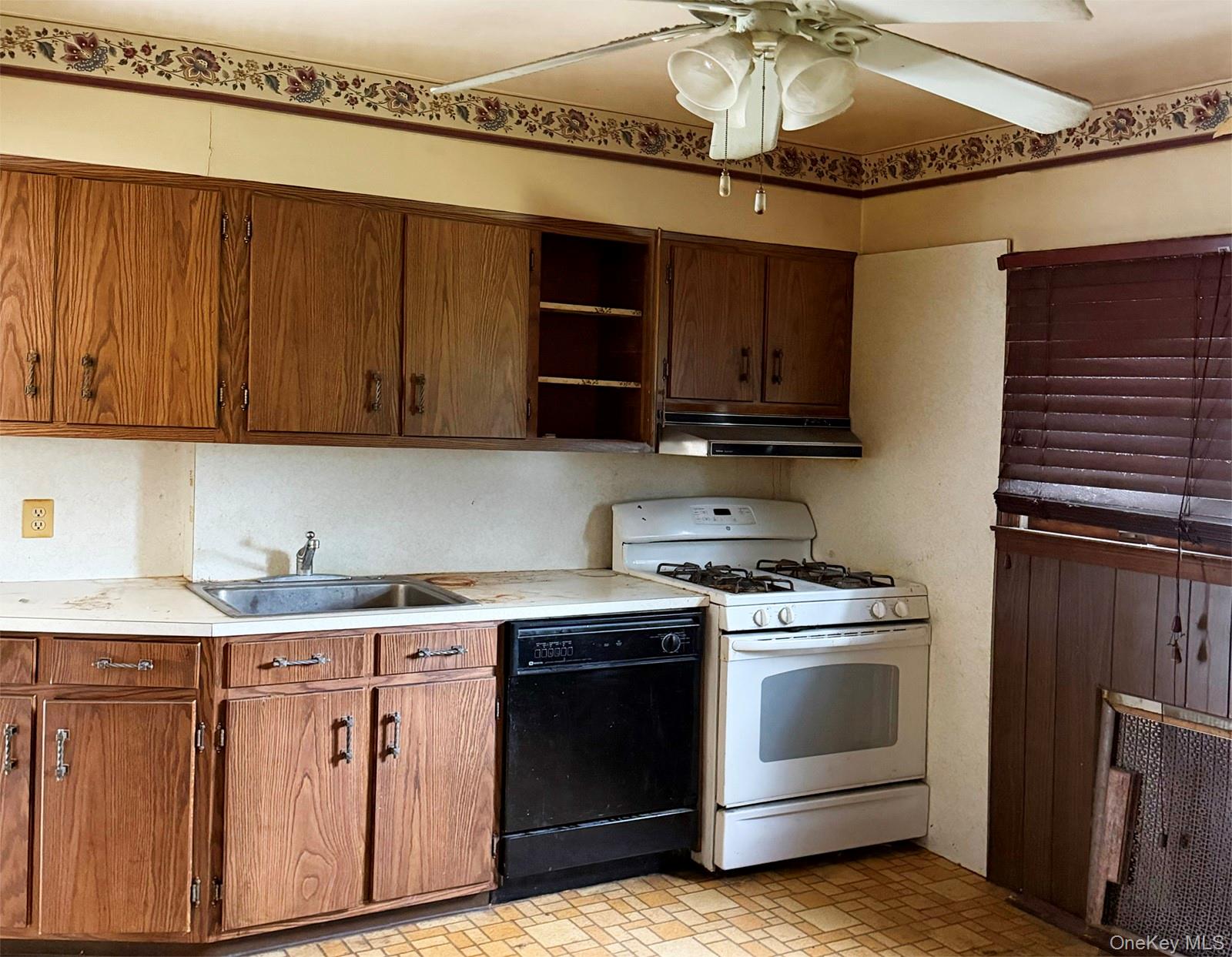 534 Sperry Boulevard Property Photo 5