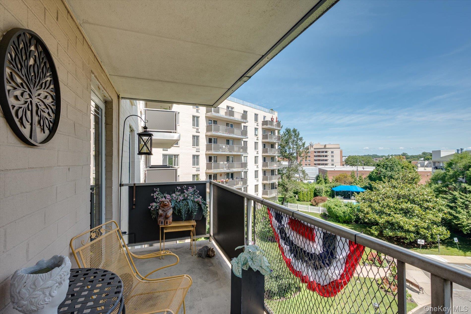 135 Post Avenue 3r Property Photo 18