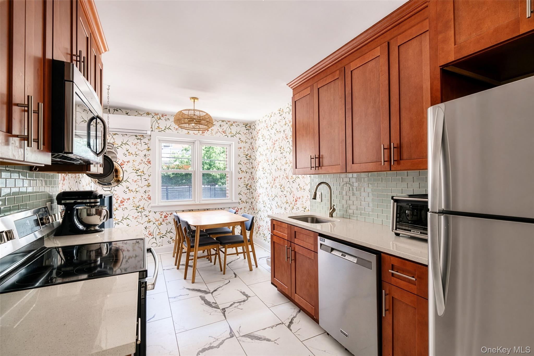 3114 48th Street Property Photo 4