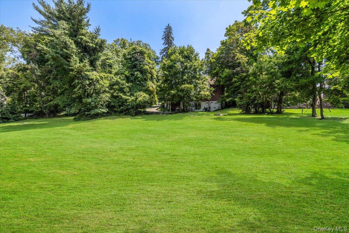 38 Fenimore Drive Property Photo 6