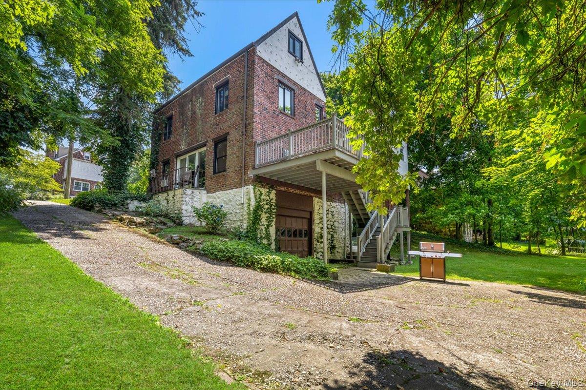 38 Fenimore Drive Property Photo 8