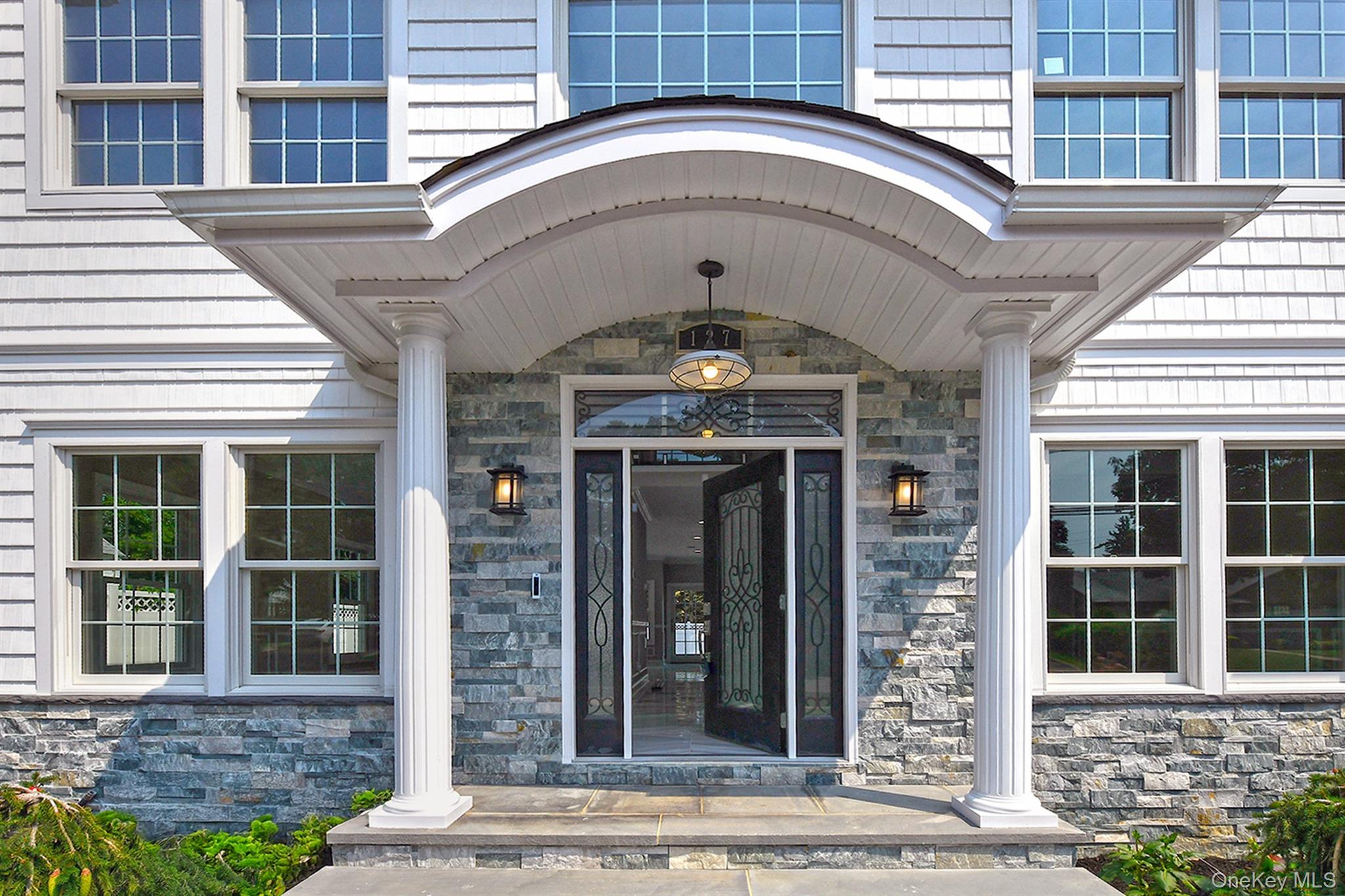 127 Vanderbilt Avenue Property Photo 3