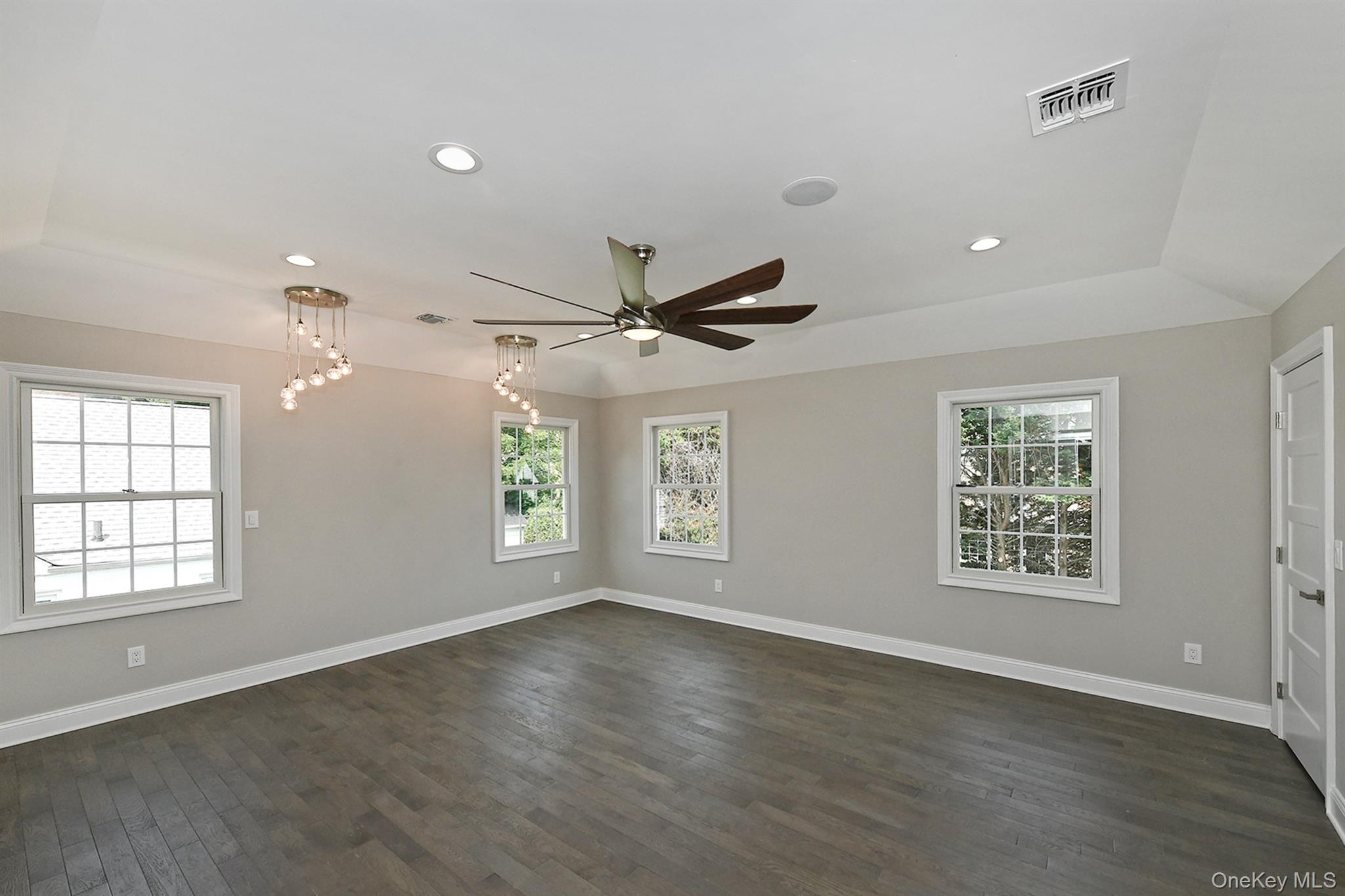 127 Vanderbilt Avenue Property Photo 25