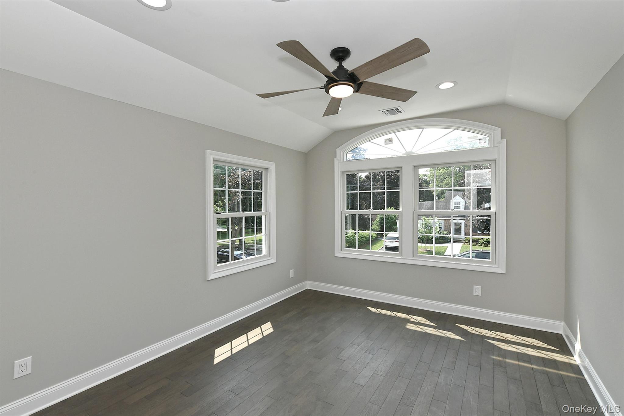 127 Vanderbilt Avenue Property Photo 32