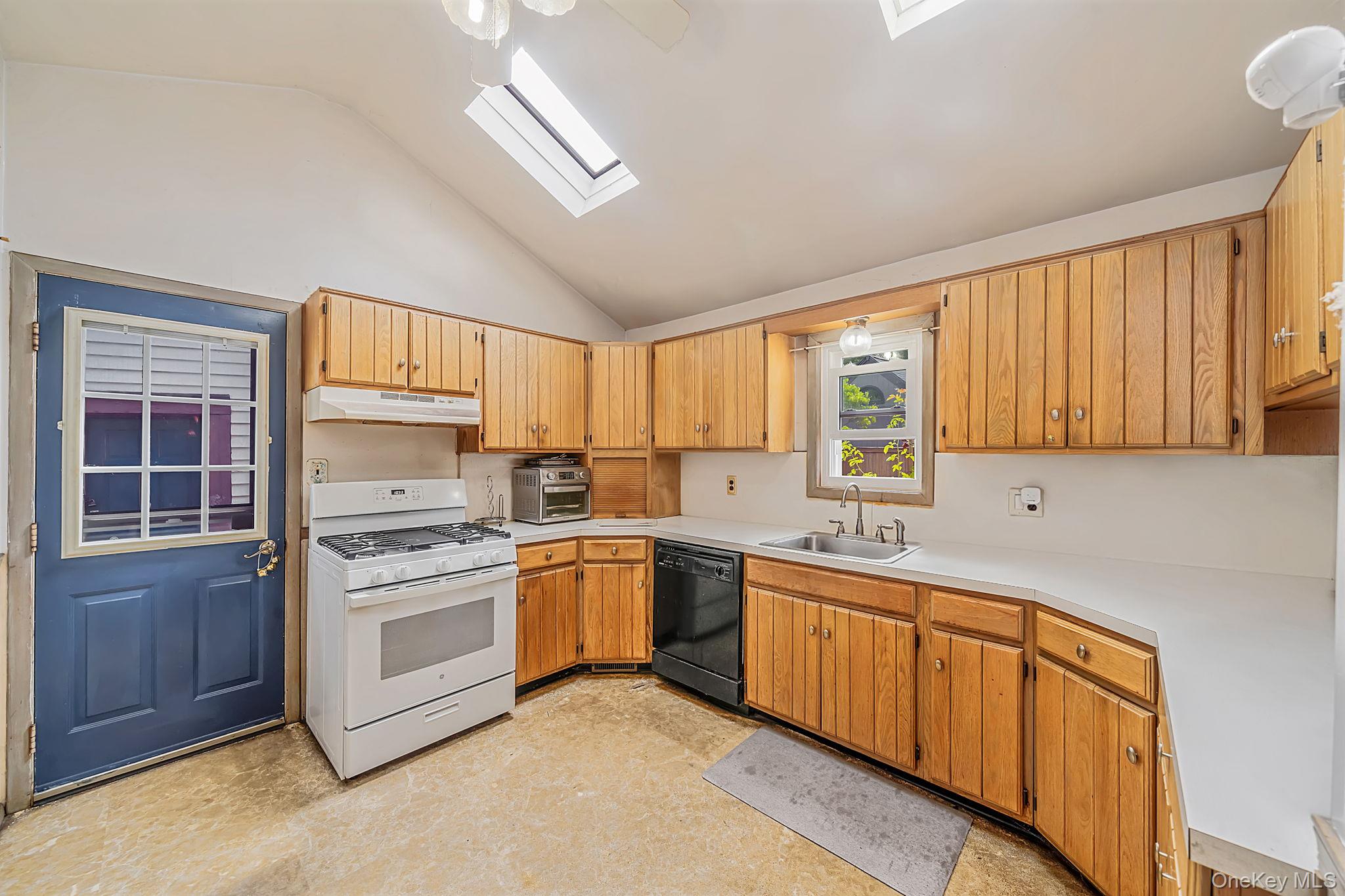 117 N Clinton Avenue Property Photo 12