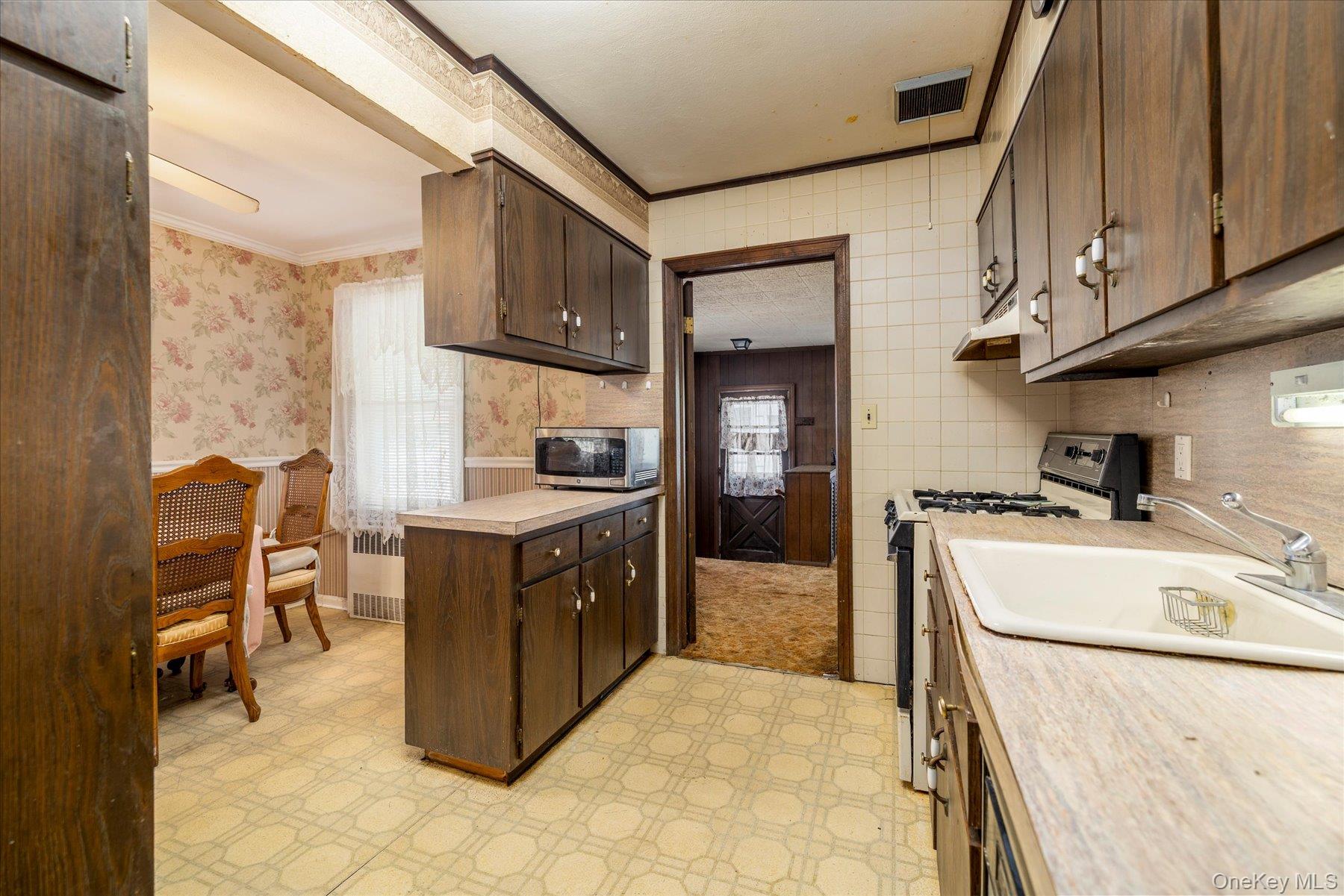 187 Raff Avenue Property Photo 6
