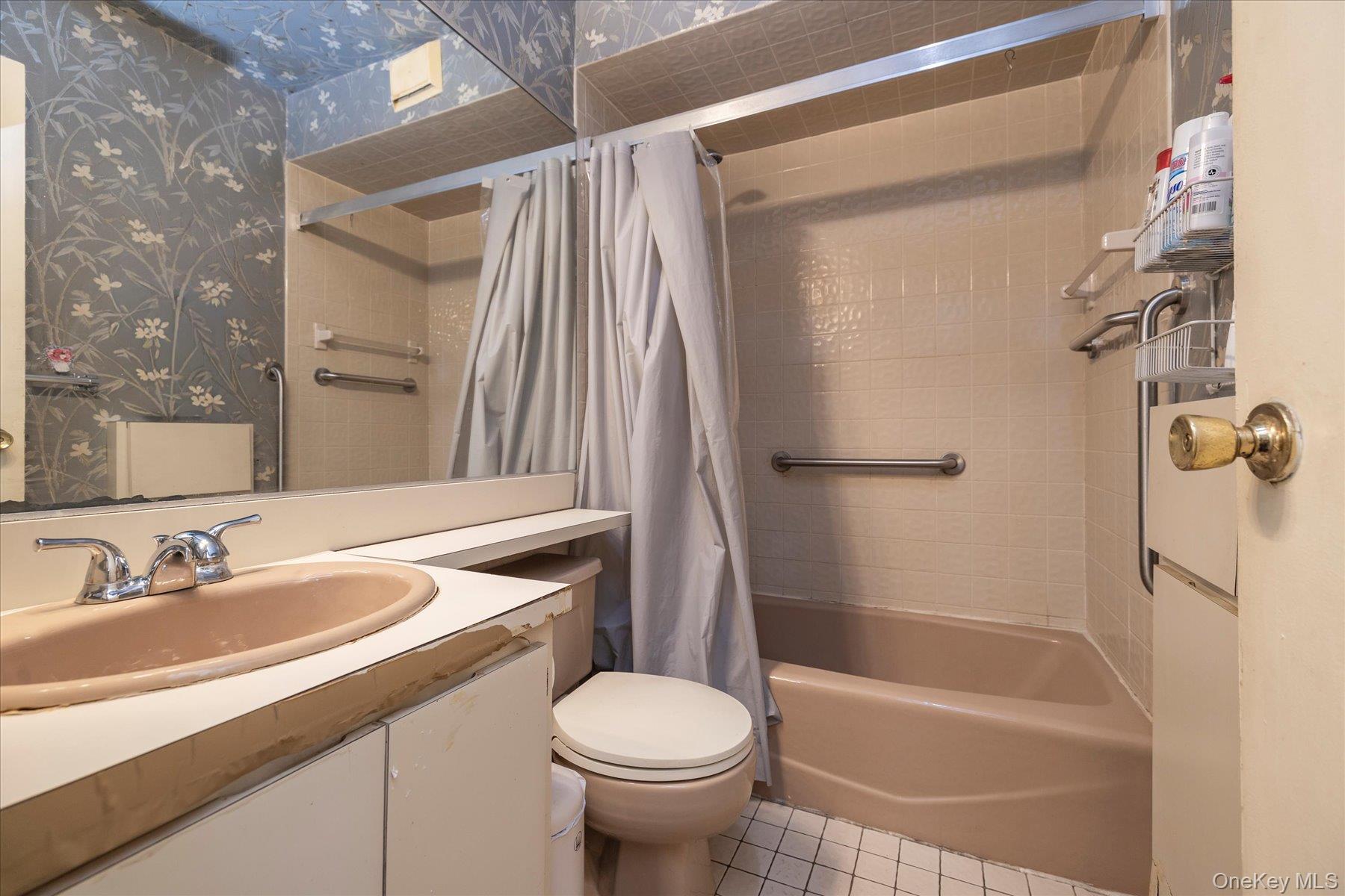 187 Raff Avenue Property Photo 8
