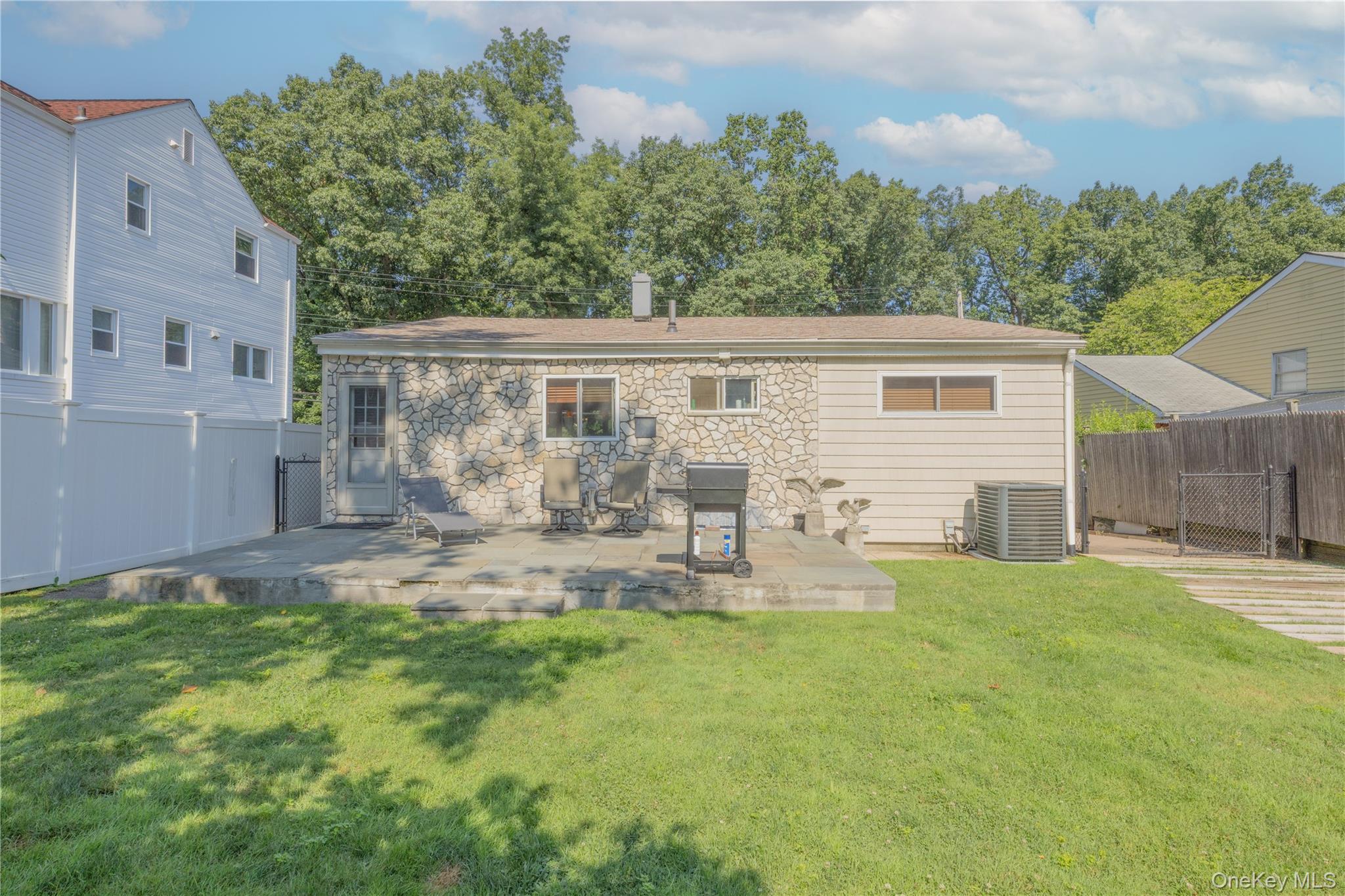 458 Midland Avenue Property Photo 5