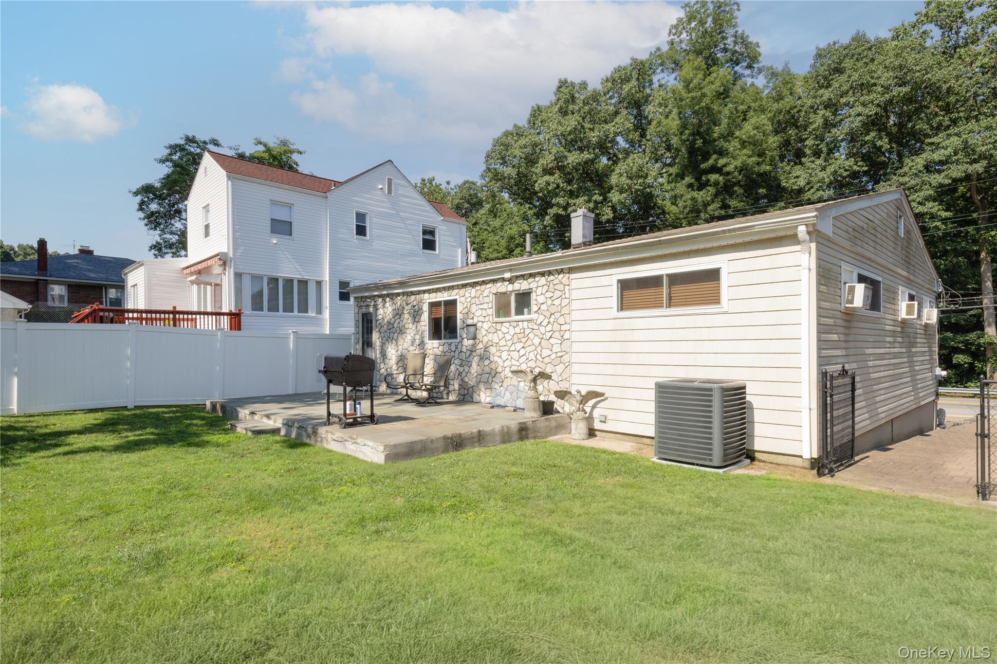 458 Midland Avenue Property Photo 7