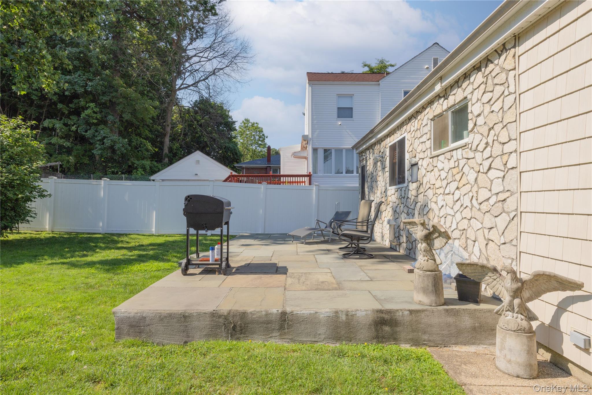458 Midland Avenue Property Photo 8
