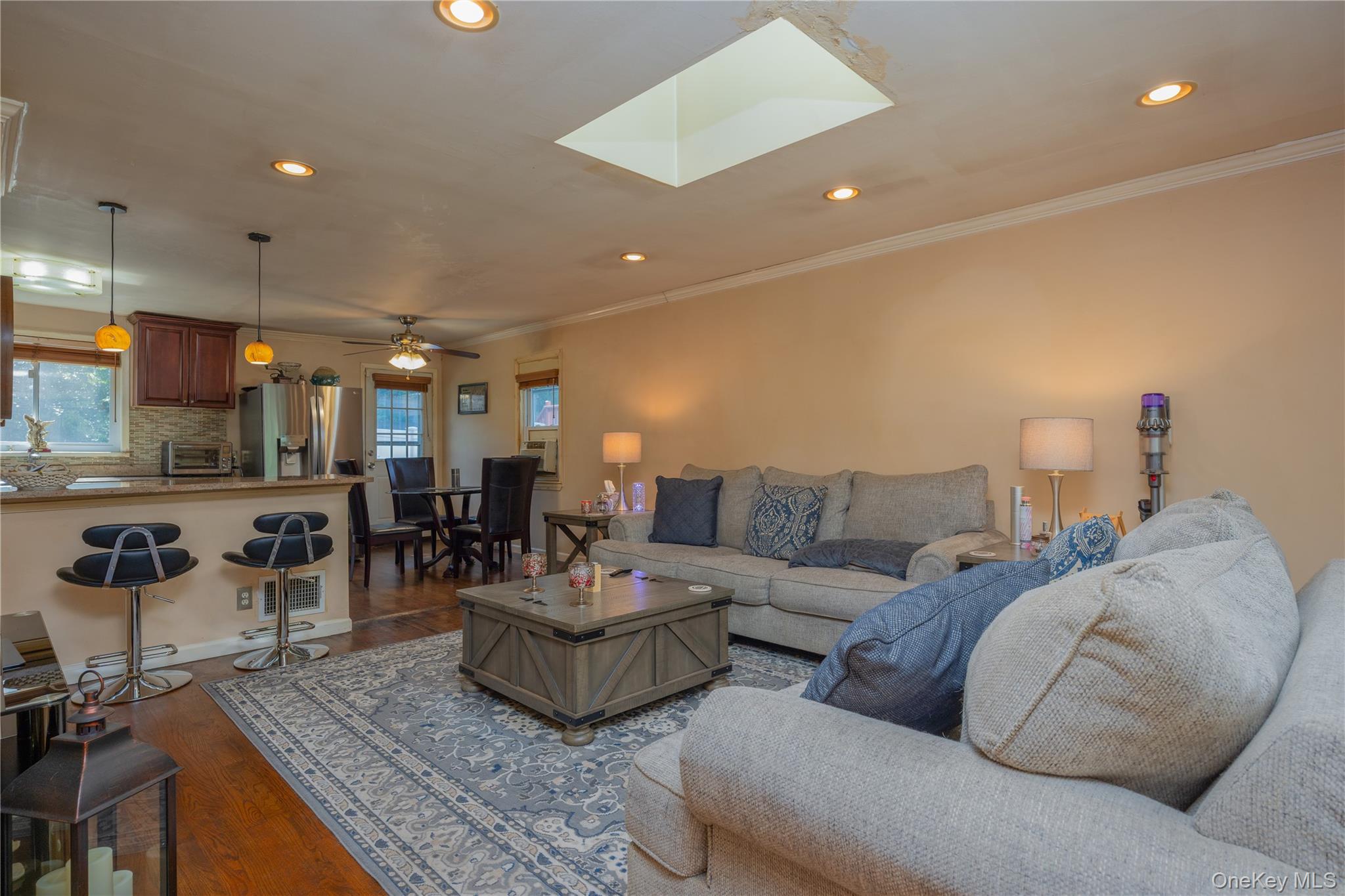 458 Midland Avenue Property Photo 14