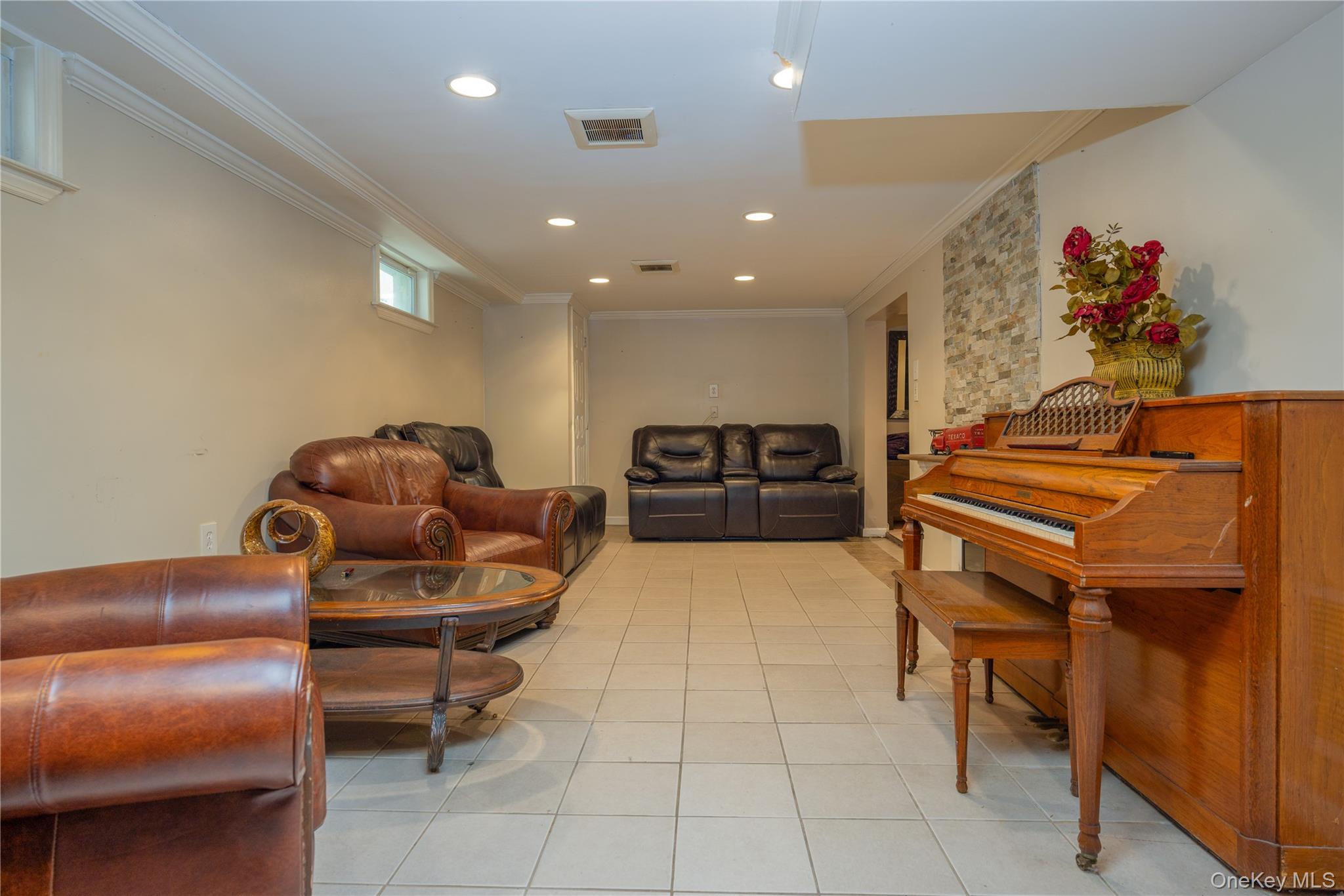 458 Midland Avenue Property Photo 29