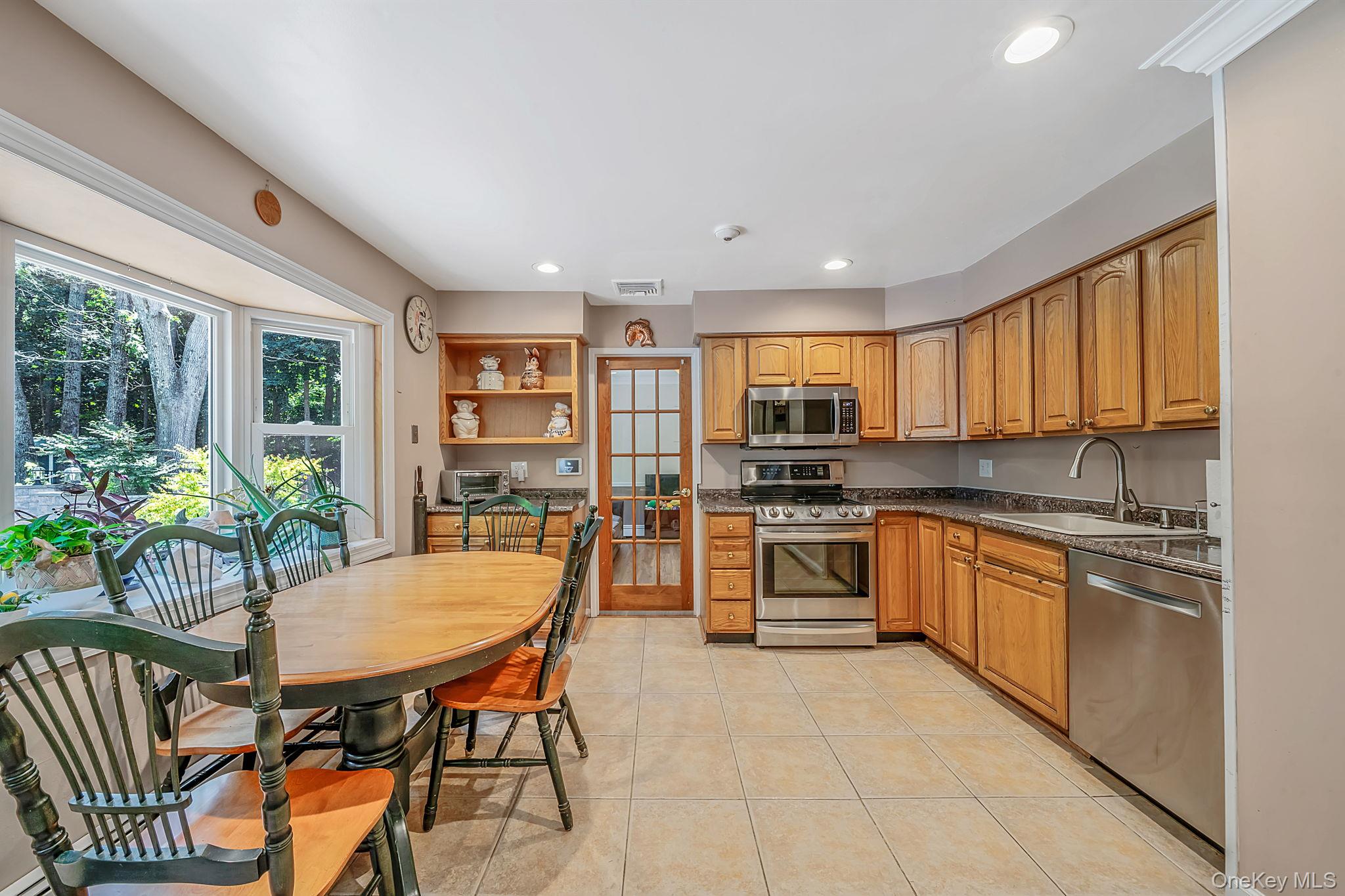 77 Shore Road Property Photo 11