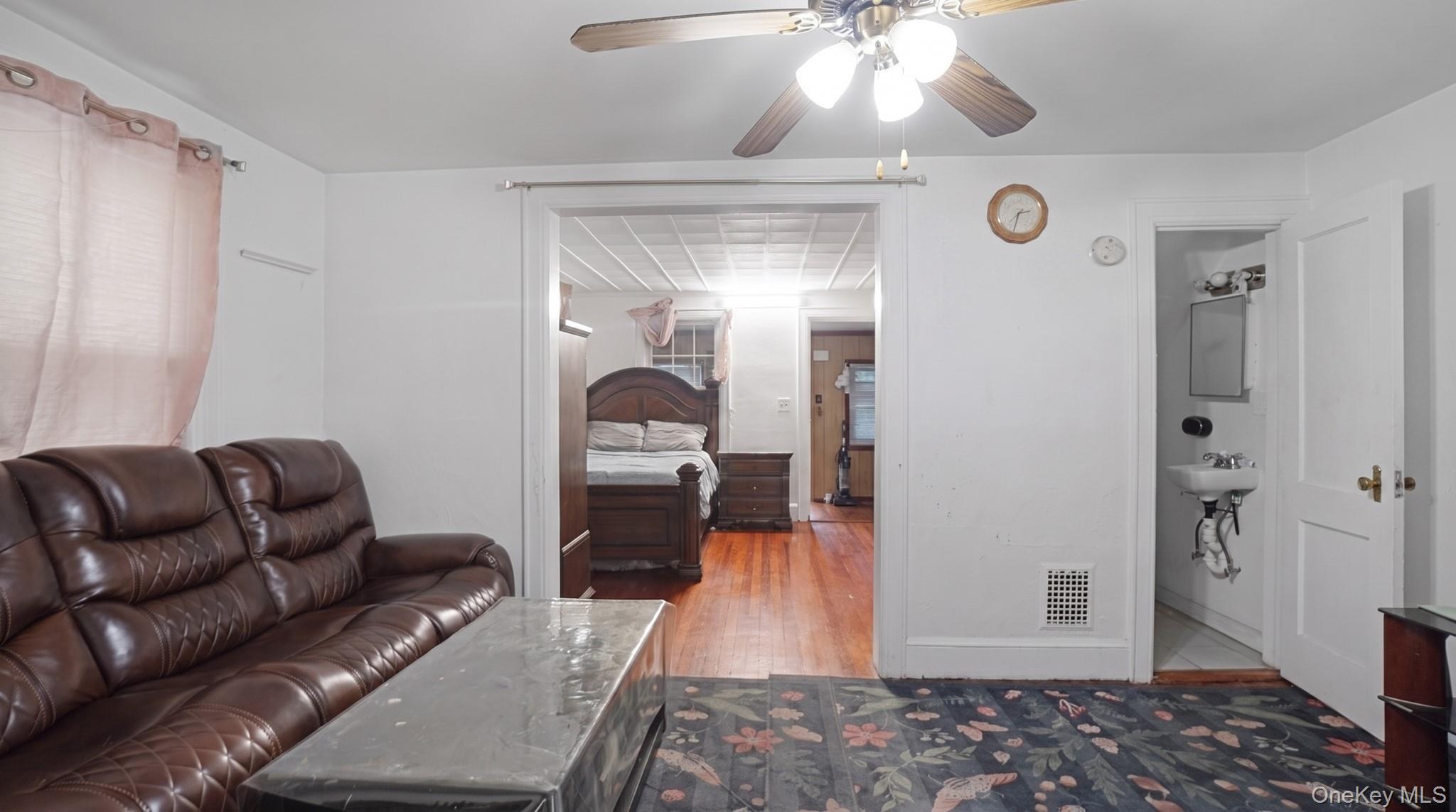 90-27 218 Place Property Photo 5