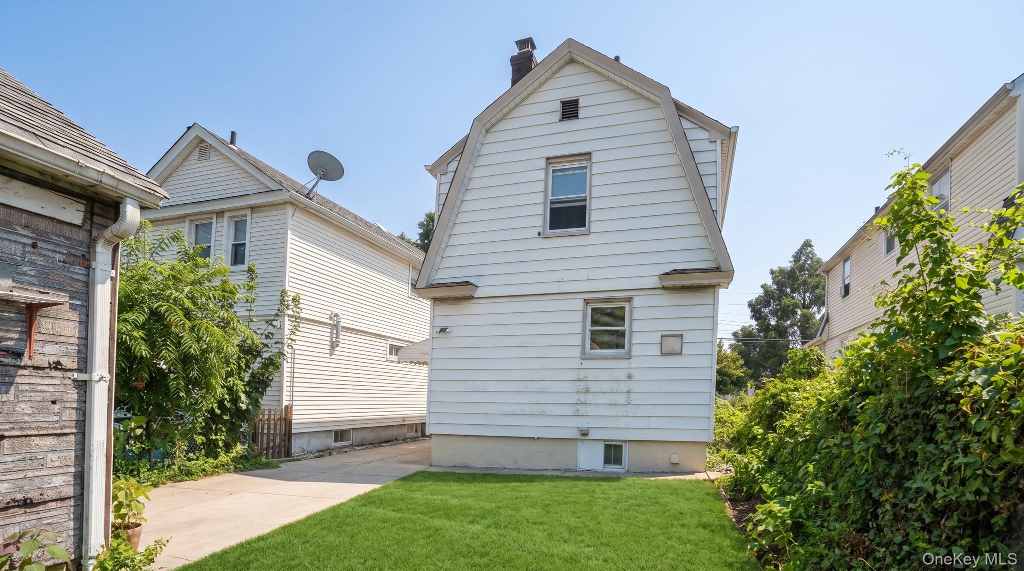 90-27 218 Place Property Photo 17
