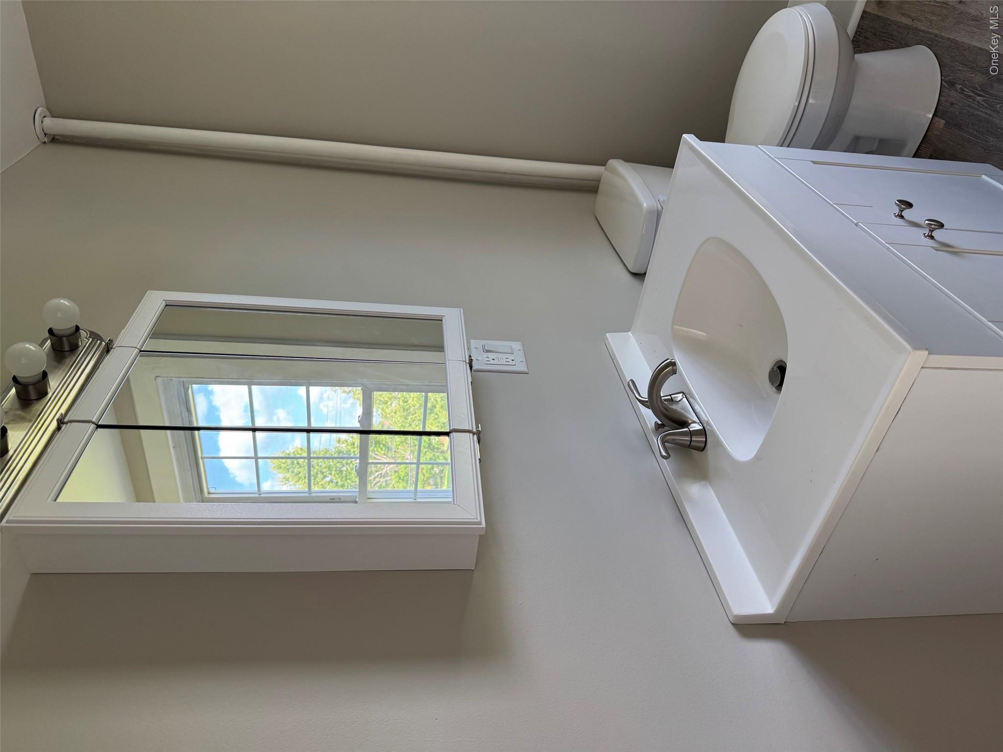 24 Oakland Avenue 2r Property Photo 6