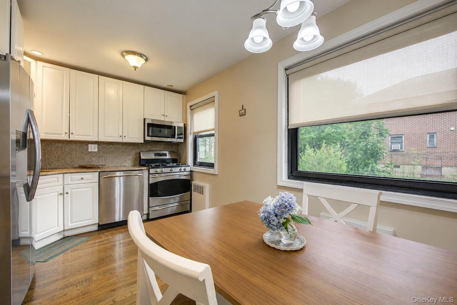 17-84 166 Street 4-161 Property Photo 6