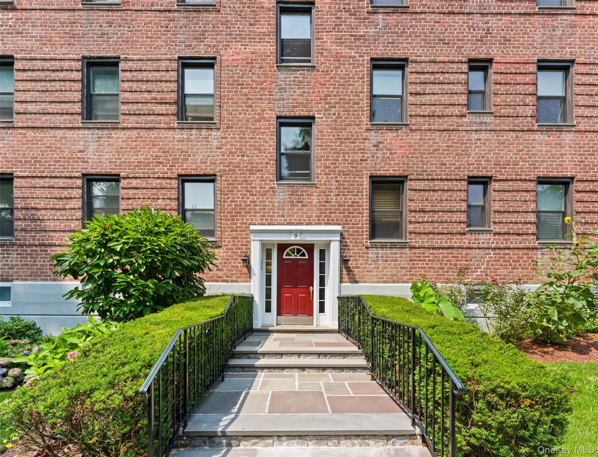 14 S Broadway 7-2b Property Photo 1