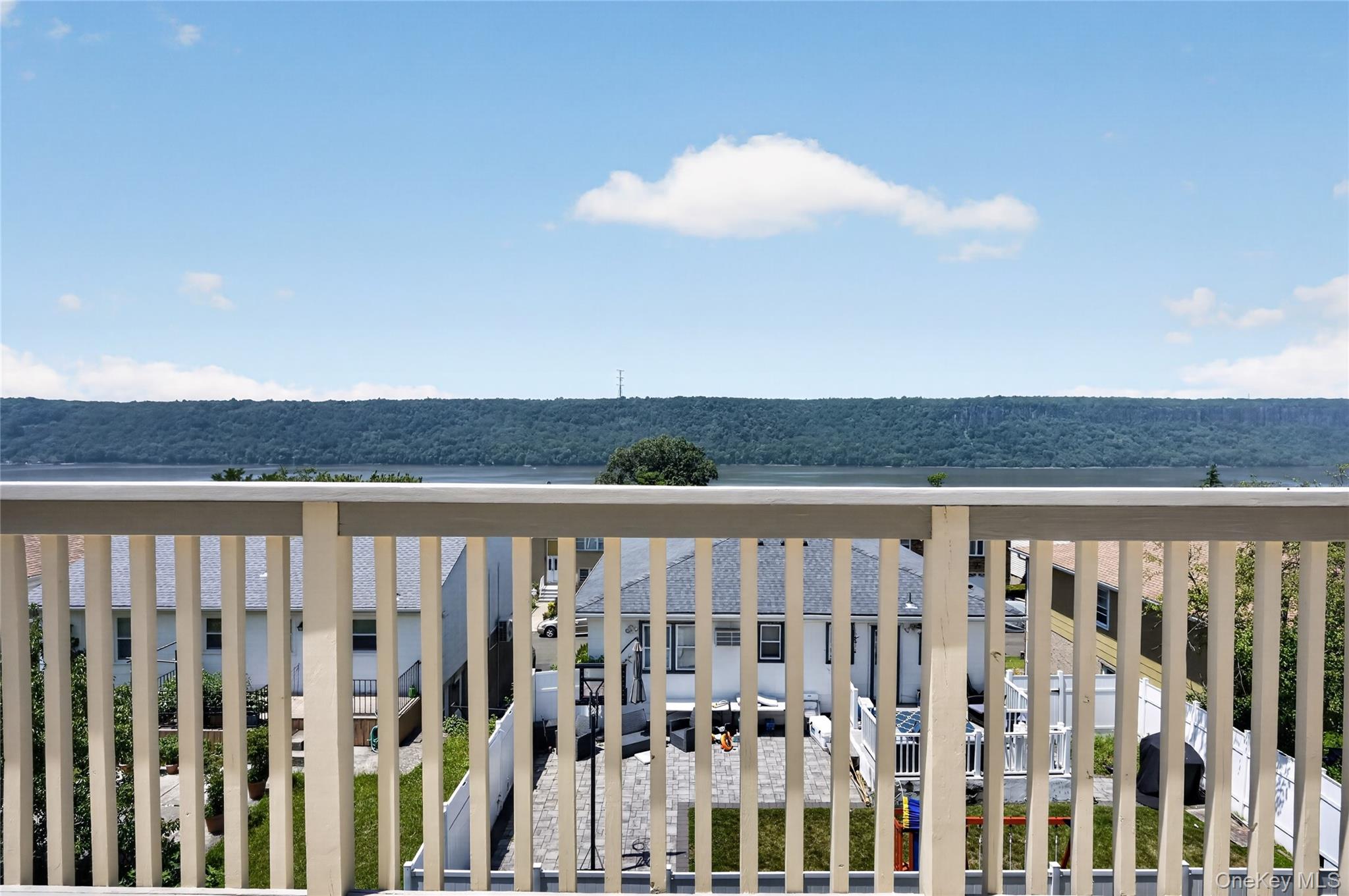 171 Hudson Terrace Property Photo 12