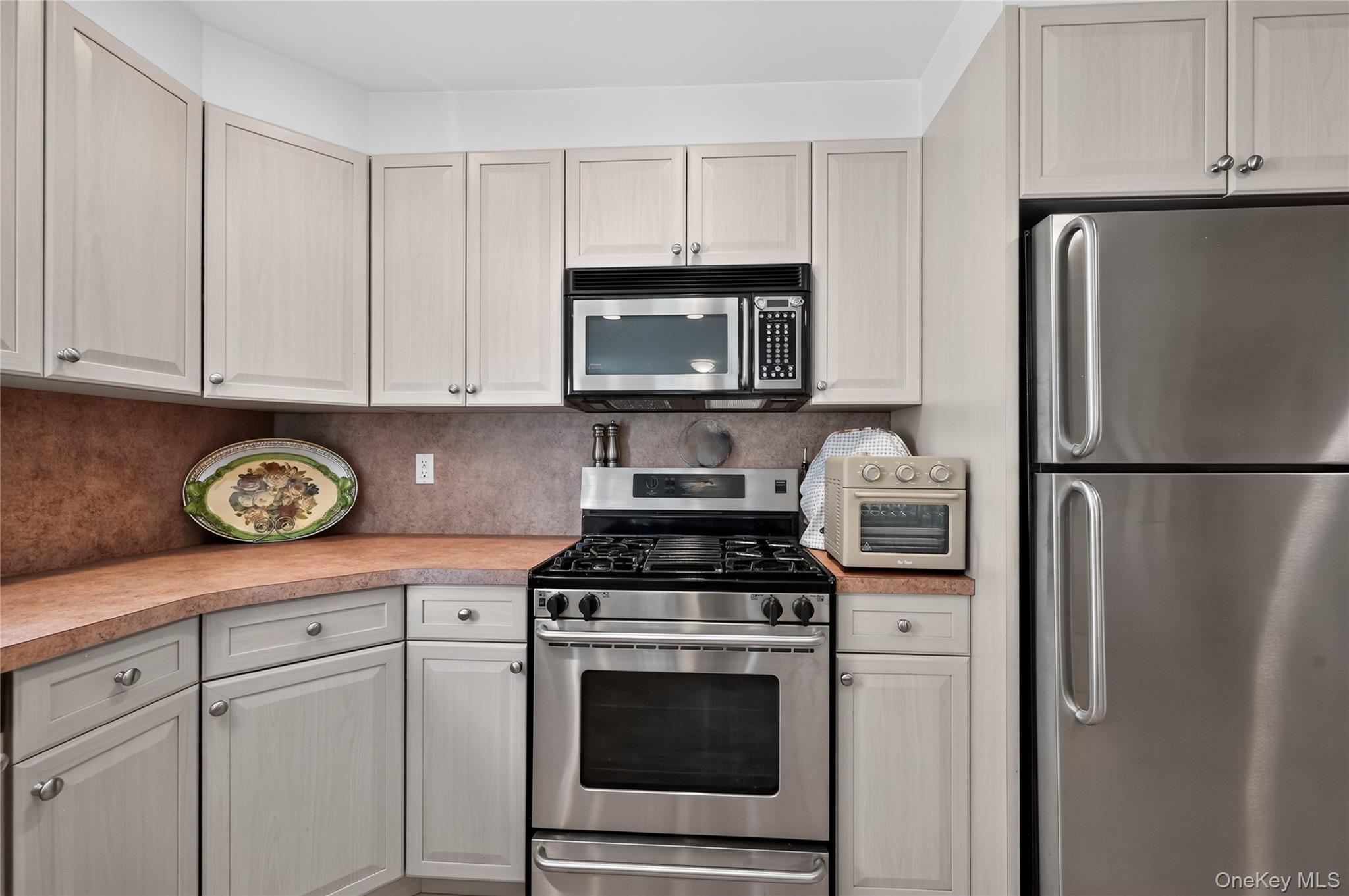 171 Hudson Terrace Property Photo 29