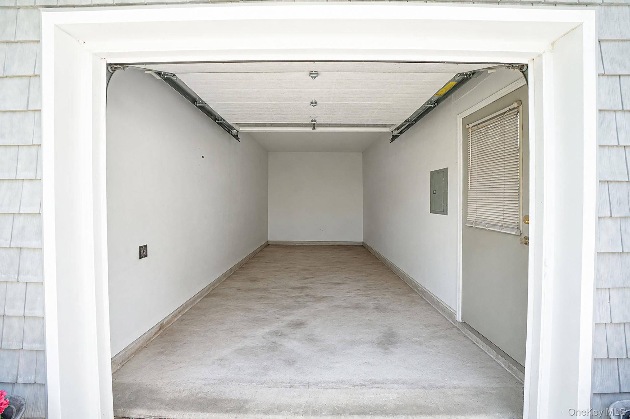 38 W 1st Street Property Photo 14