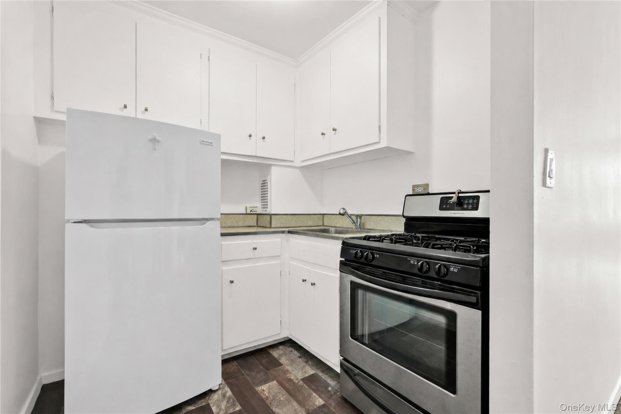 164-20 Highland Avenue 5s Property Photo 8