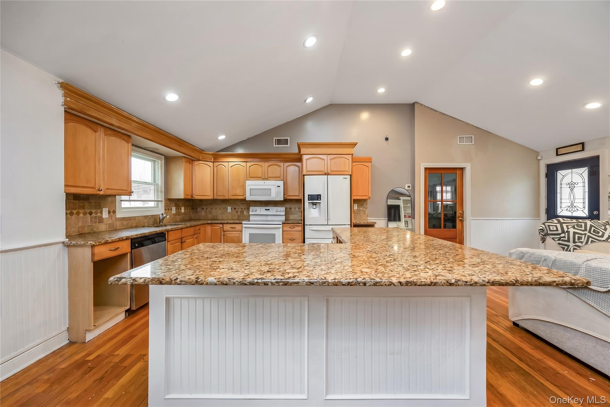 516 Shade Street Property Photo 4