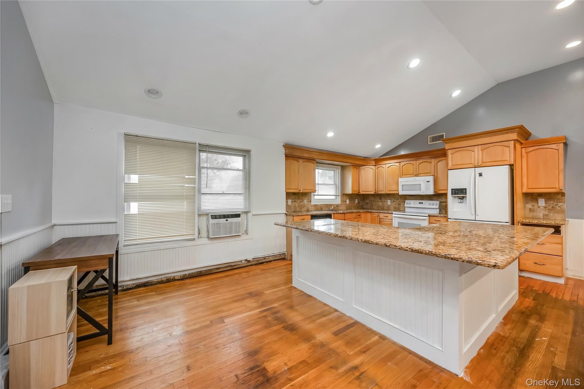 516 Shade Street Property Photo 8