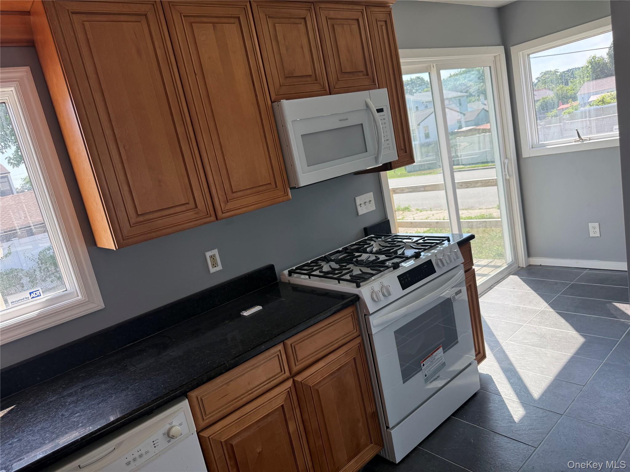 49 Noble Street Property Photo 6