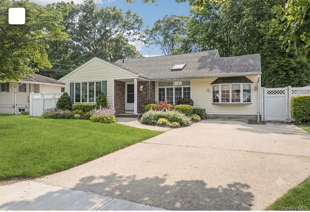 12 Larry Road Property Photo 5
