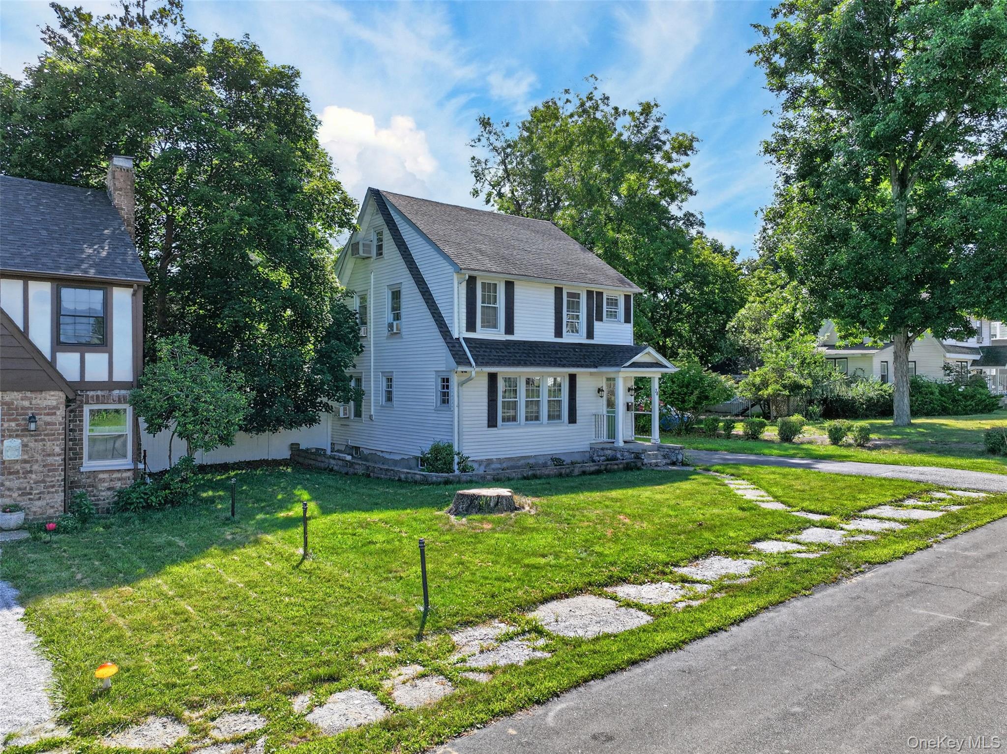 34 Adams Avenue Property Photo 4