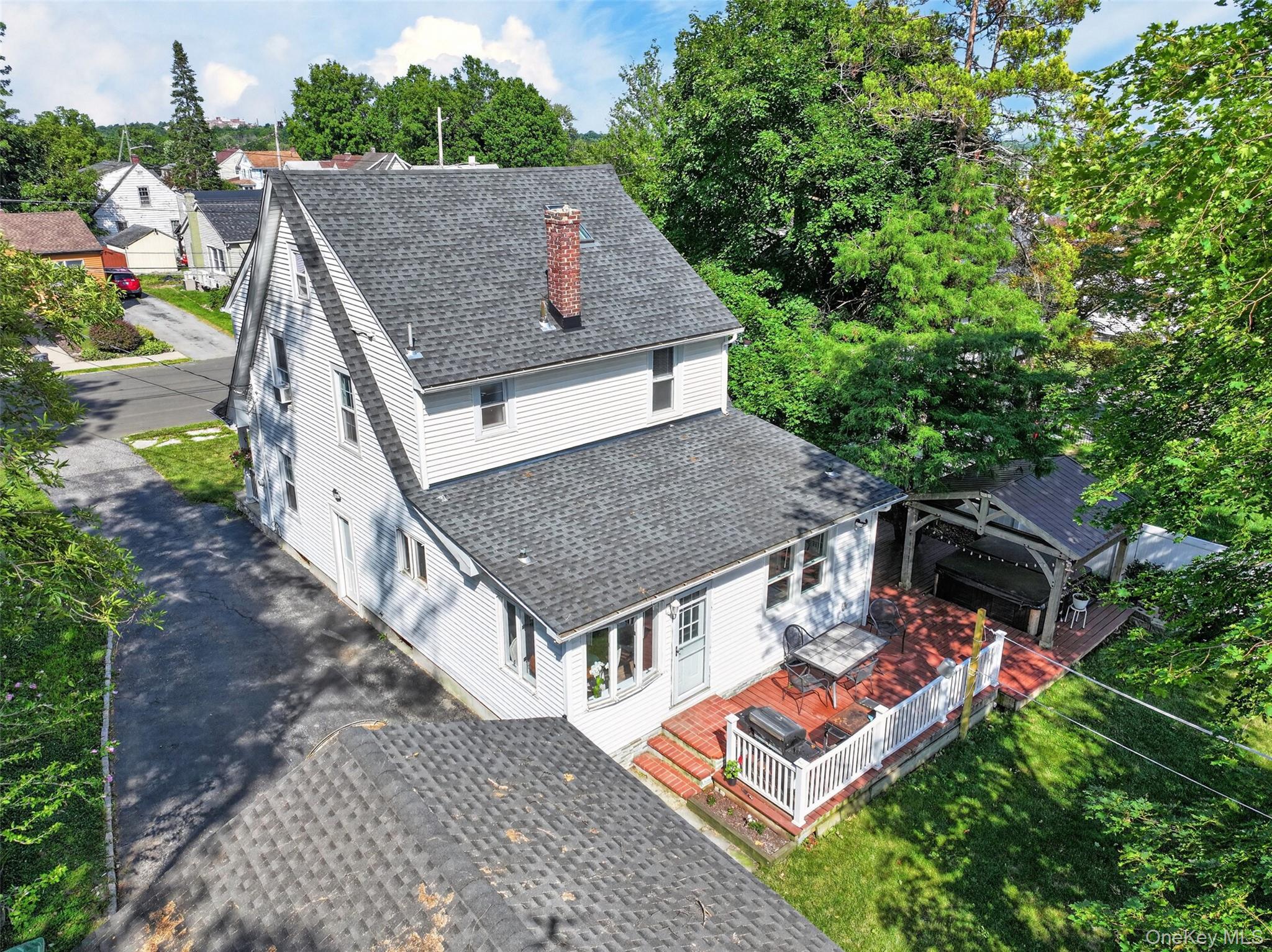 34 Adams Avenue Property Photo 9