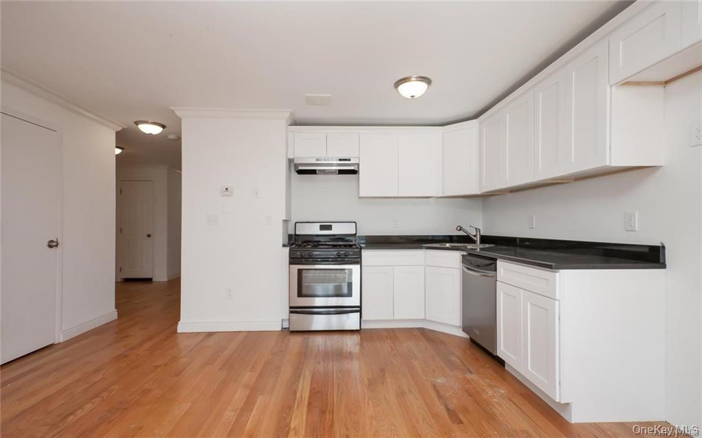 260 Zerega Avenue Property Photo 8