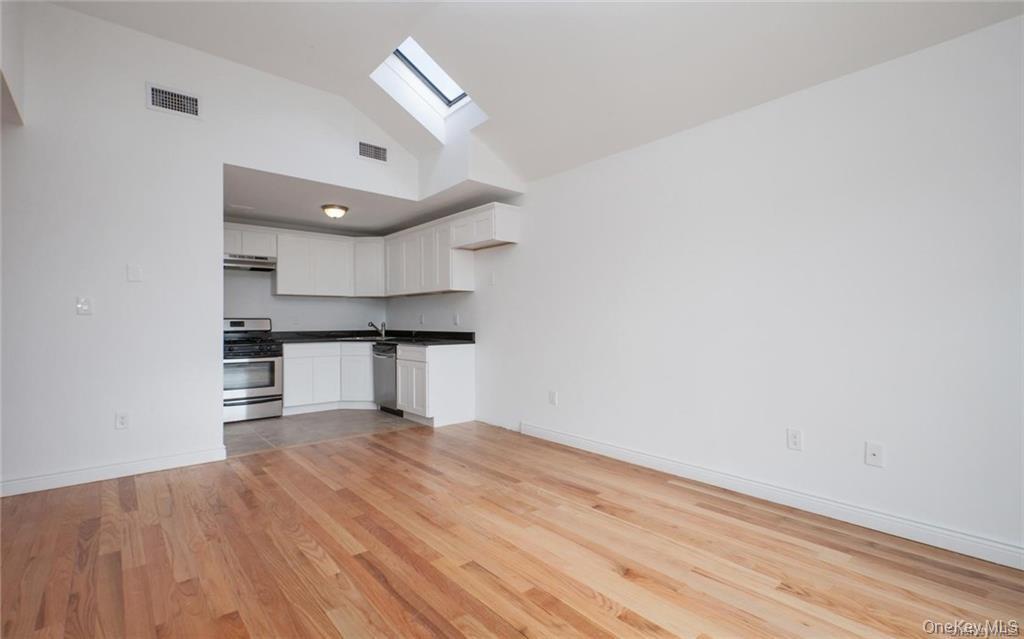 260 Zerega Avenue Property Photo 17