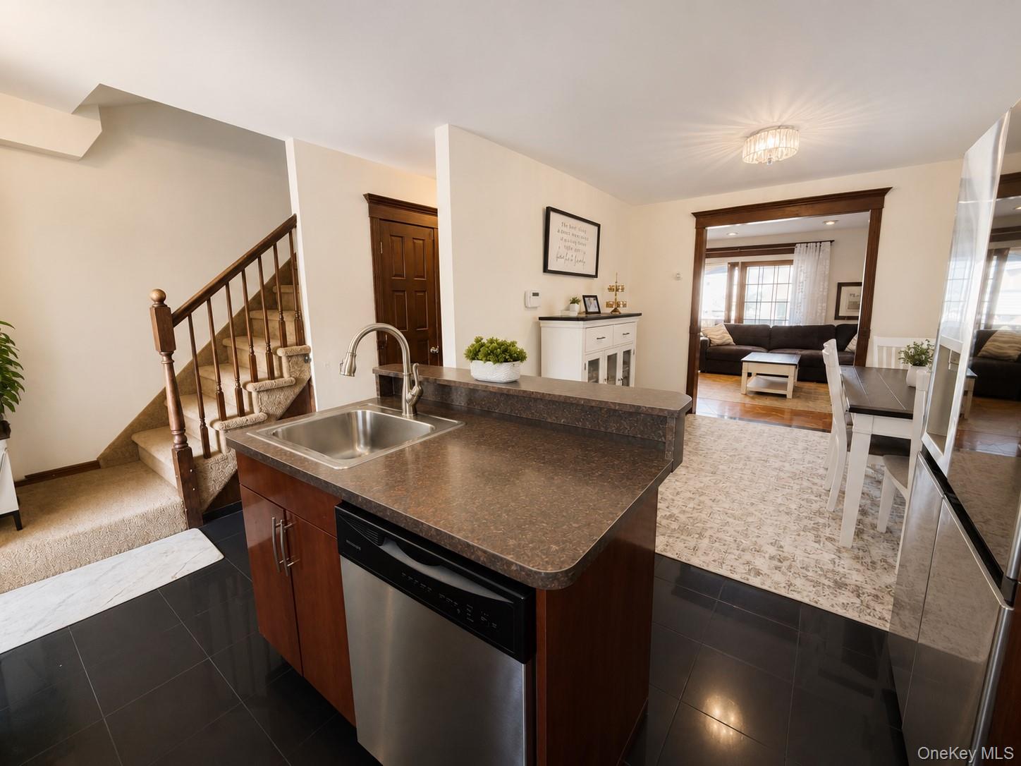 1626 Bayview Avenue Property Photo 3