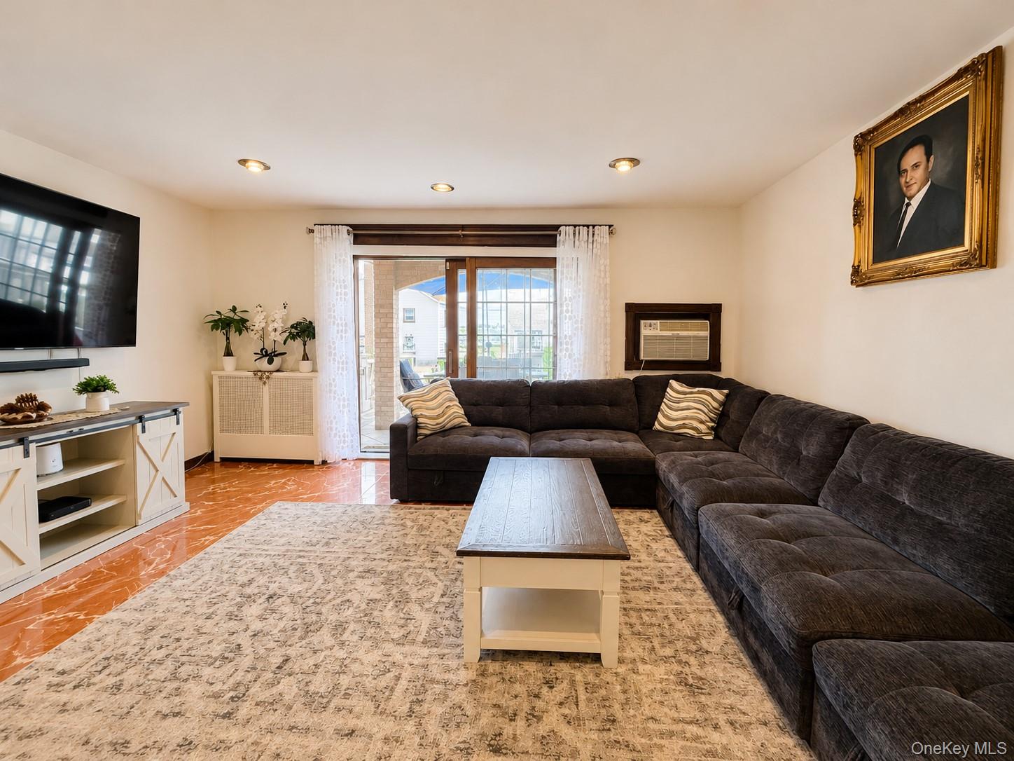 1626 Bayview Avenue Property Photo 8