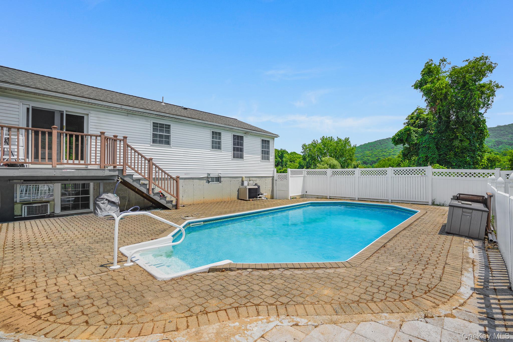 6 Hemlock Lane Property Photo 28