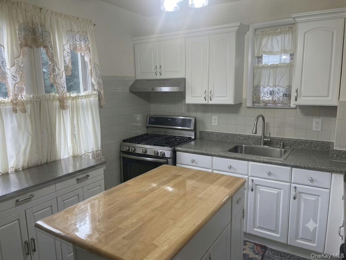 10506 221st Street Property Photo 10
