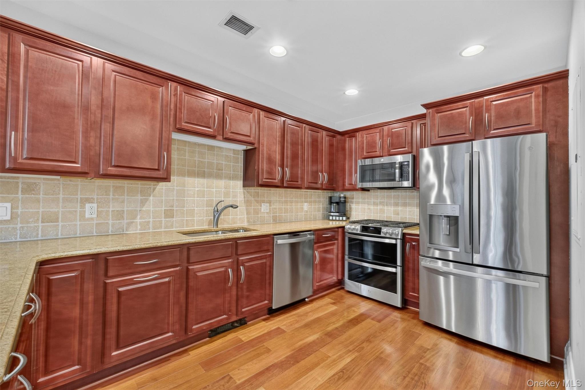 436 Trump Park Property Photo 6