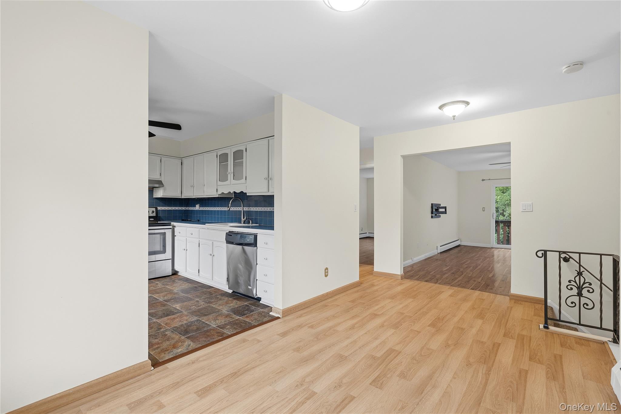 47 Coachlight Square Property Photo 6