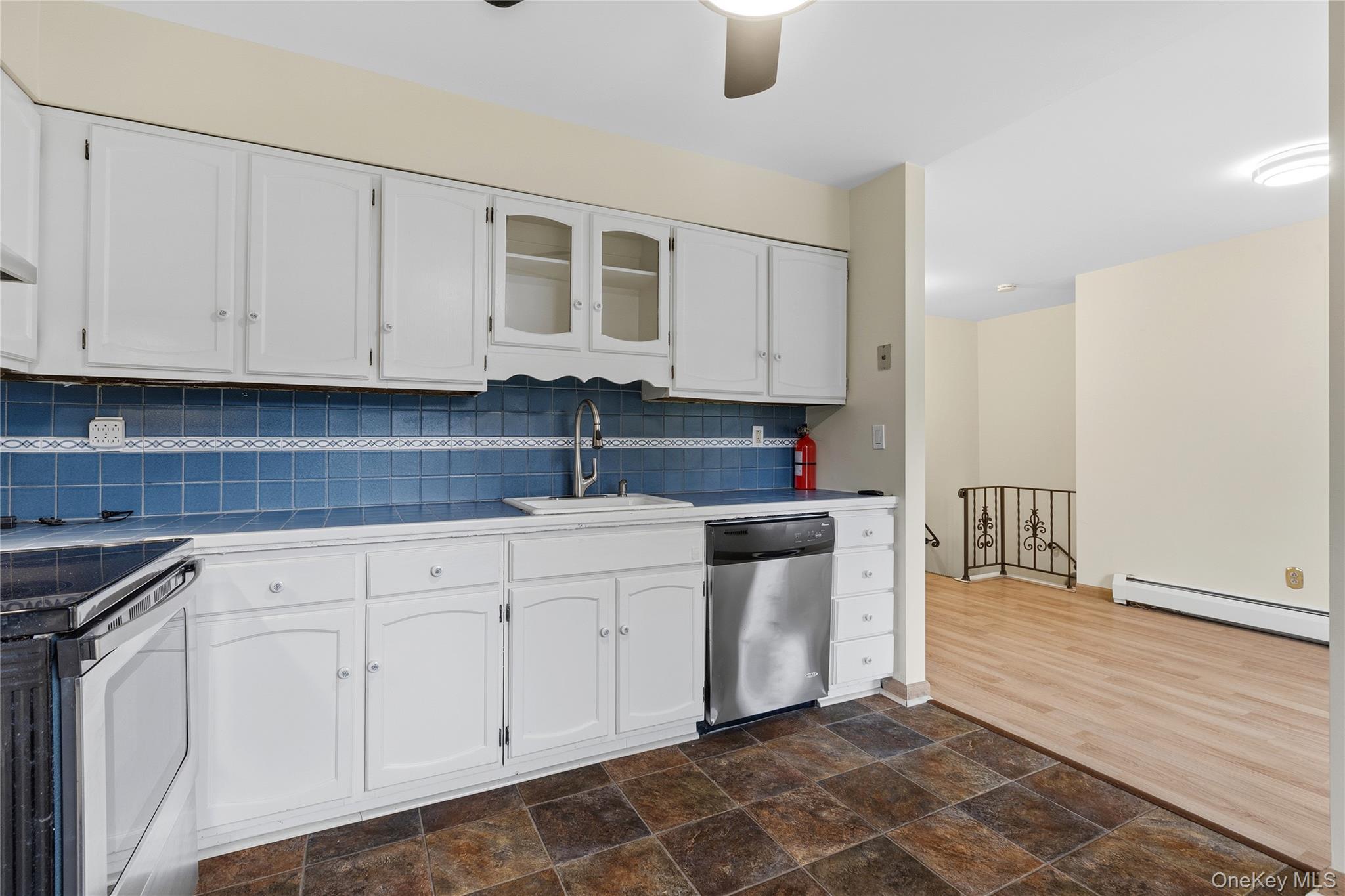 47 Coachlight Square Property Photo 8