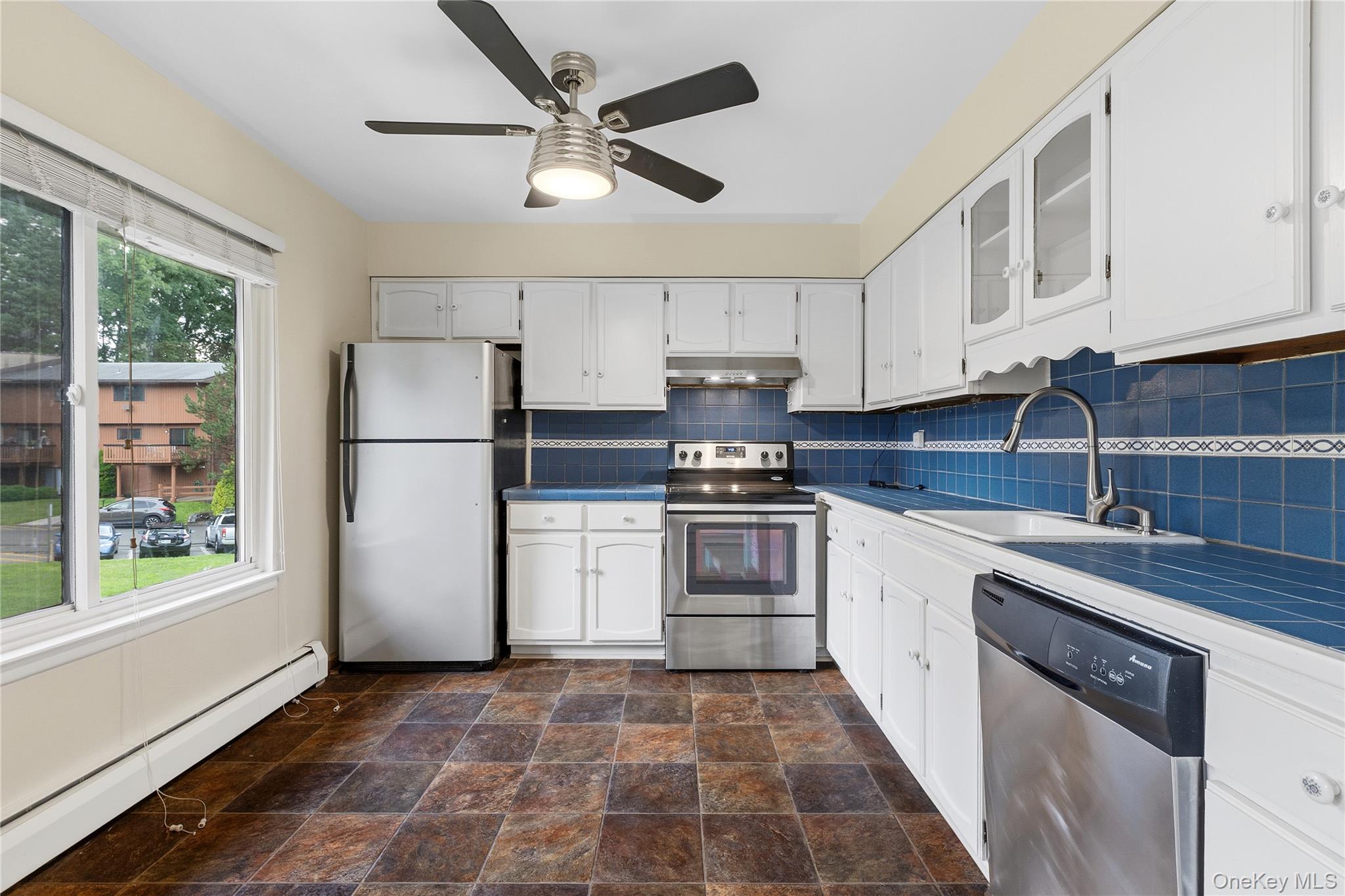 47 Coachlight Square Property Photo 9