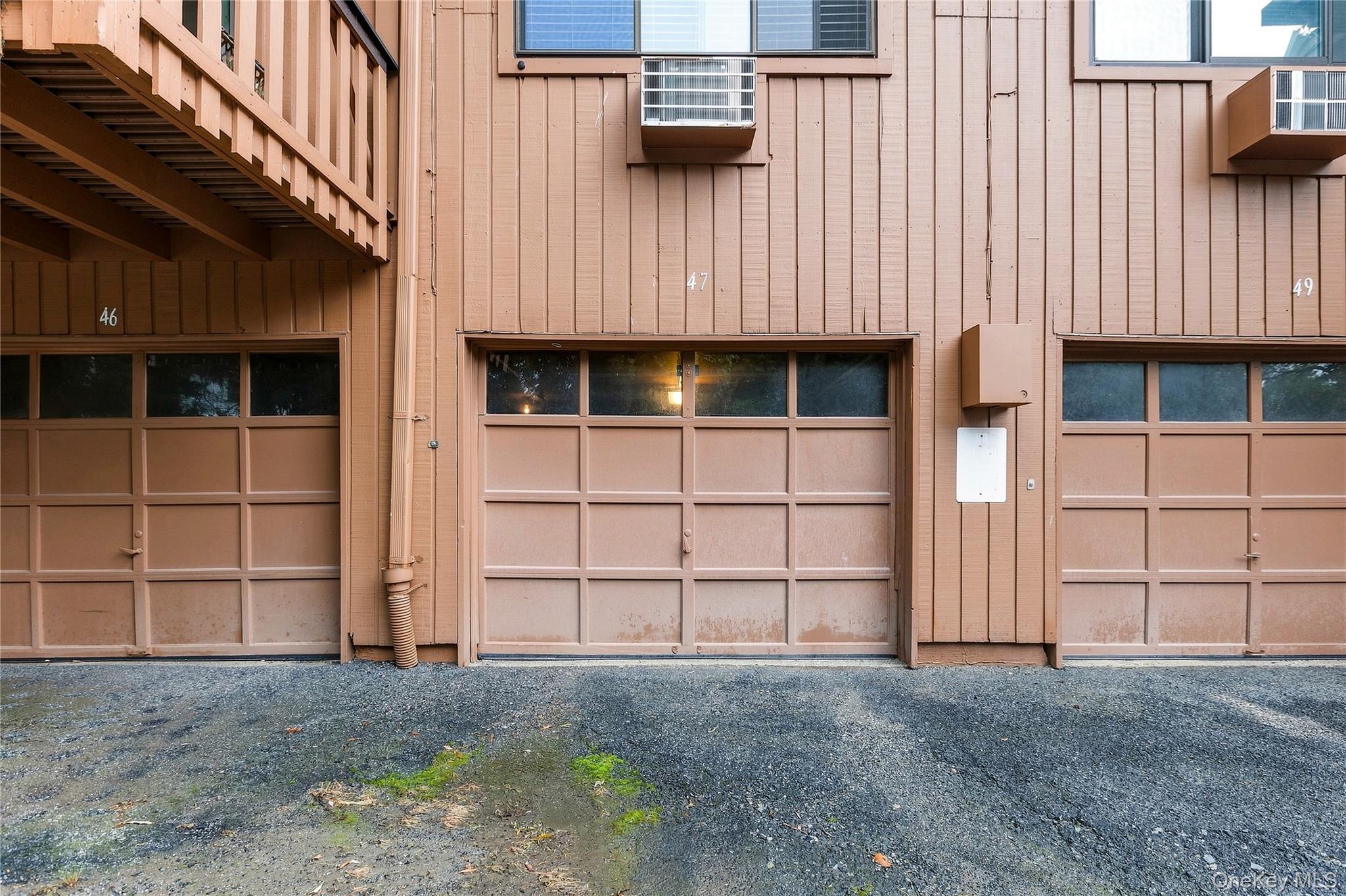 47 Coachlight Square Property Photo 19