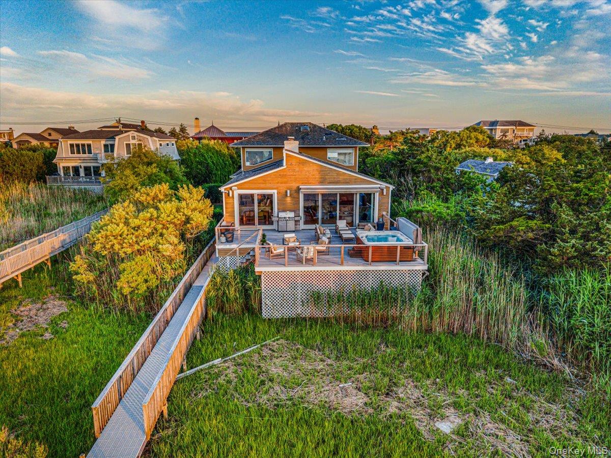 1025615 Property Photo 2