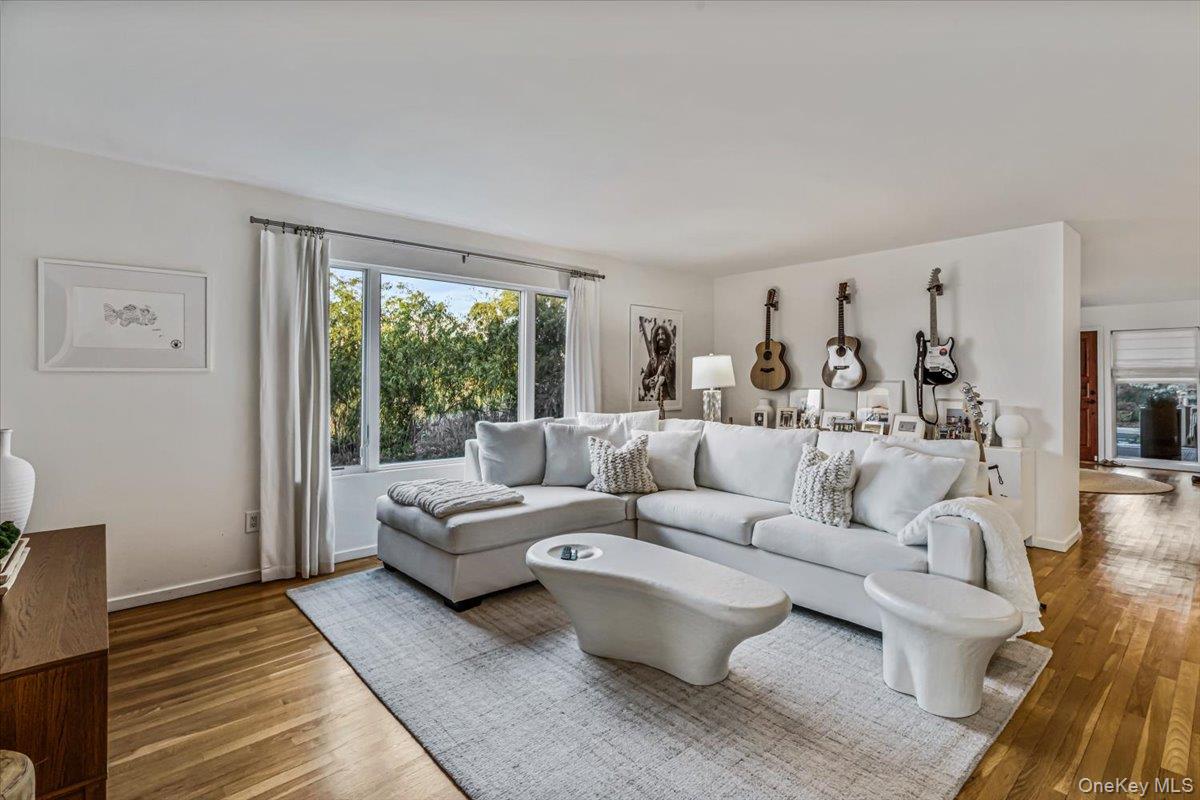 1025615 Property Photo 4