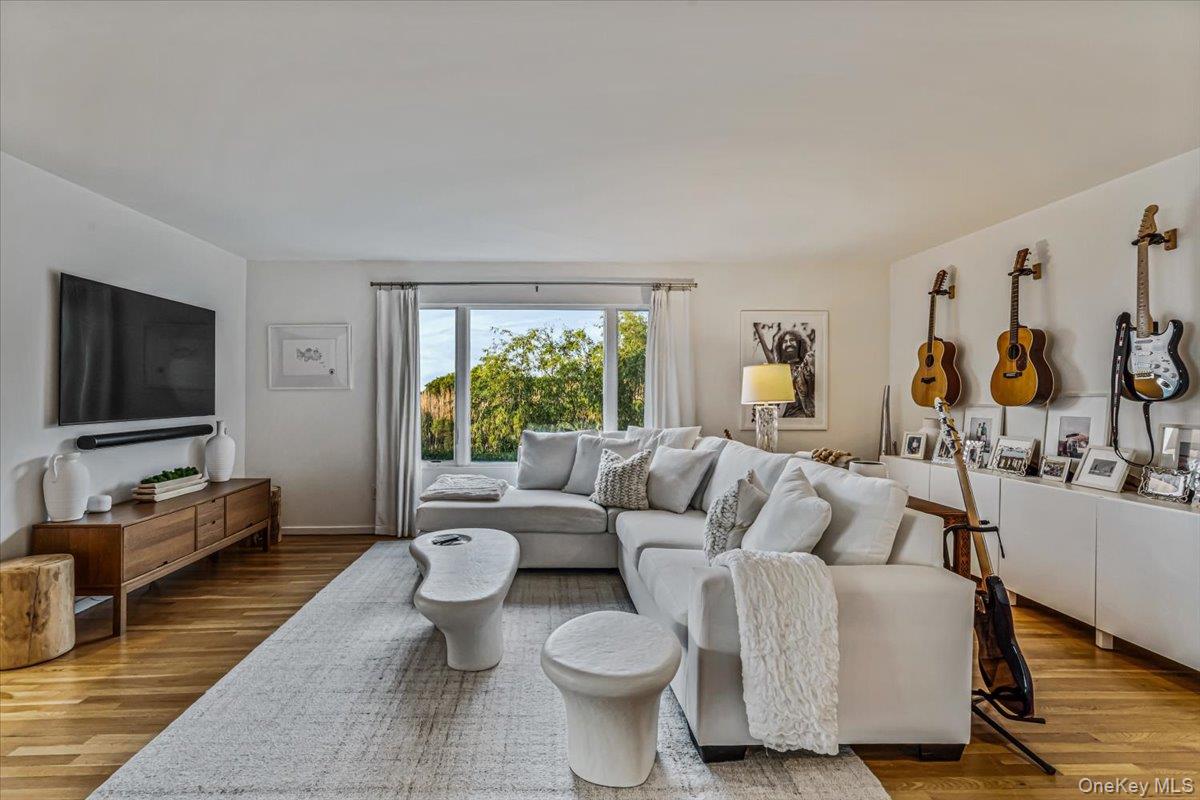 1025615 Property Photo 5